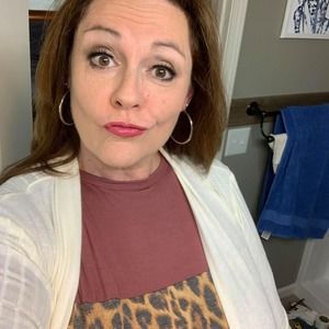 Meet your Posher, Lori